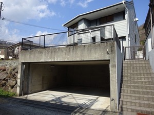 電動シャッター付きの車庫付き一戸建<br>熱海_不動産