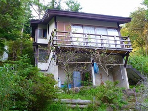 しっかりとしたコンクリートの基礎<br>伊豆リゾート
