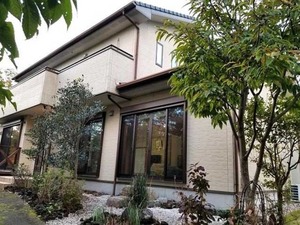 外観_東南向きで陽当り良好<br>伊東不動産