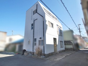 伊東市東松原町売戸建_生活施設充実の便利な立地<br>伊東不動産