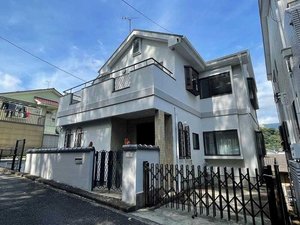 外観_閑静な住宅地に建つ駐車場付きの一戸建<br>熱海戸建