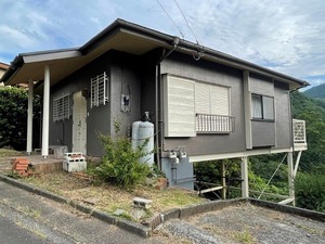 宇佐美みのりの村_静かな高台に建つ平家建<br>伊東戸建