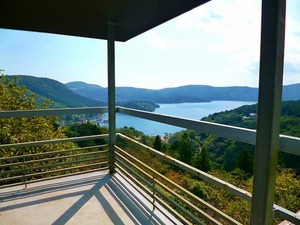 バルコニーからの眺望_芦ノ湖を眼下に見下ろします<br>箱根戸建